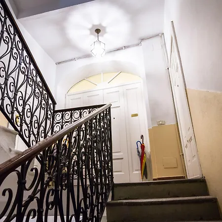 Design - Bymyhomeincomo Apartment Como