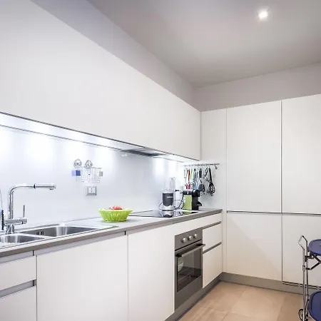 Design - Bymyhomeincomo Apartman *